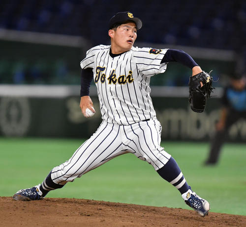 東海大対九産大　先発で力投する東海大・原田（撮影・滝沢徹郎）