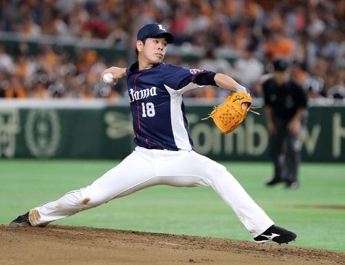 巨人対西武　先発し力投をする西武多和田（撮影・鈴木正人）