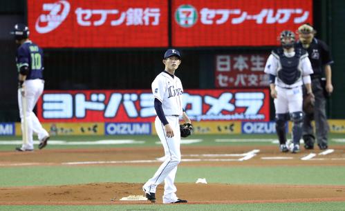 西武対ヤクルト　１回表ヤクルト無死、先頭の荒木を三振に仕留める今井（撮影・河野匠）