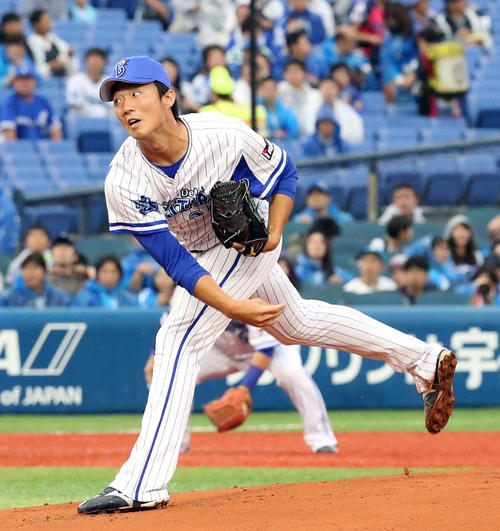 ＤｅＮＡ対西武　力投するＤｅＮＡ先発の飯塚（撮影・河野匠）