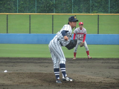侍ジャパン大学代表選考合宿の紅白戦に登板した国際武道大・平川（撮影・久保賢吾）