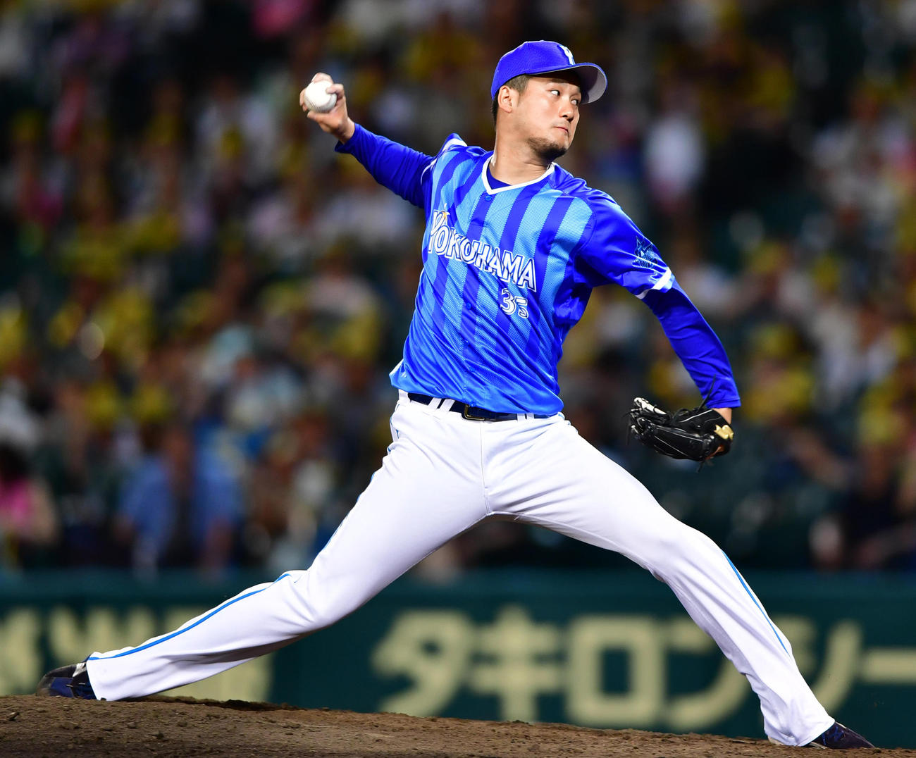 ７回に登板する三上（撮影・清水貴仁）