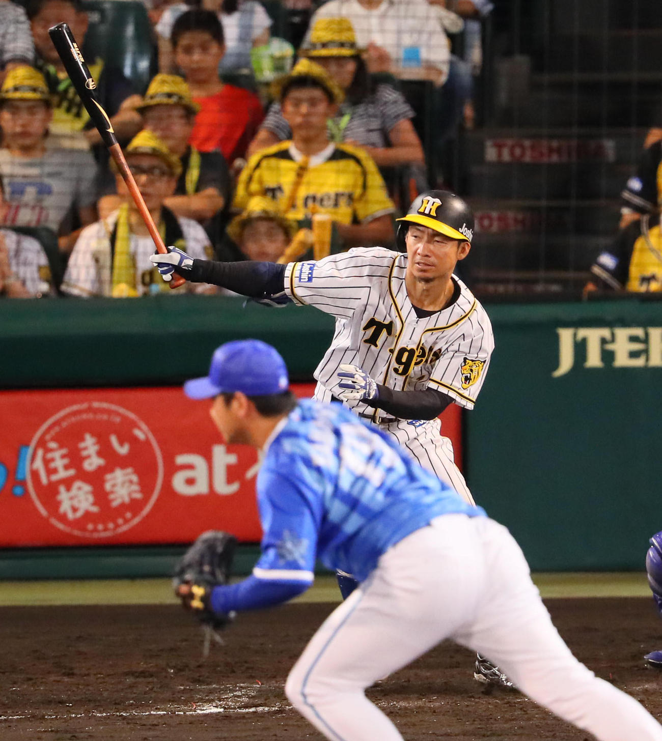 ９回裏阪神１死、鳥谷敬は右前安打を放つ（撮影・宮崎幸一）