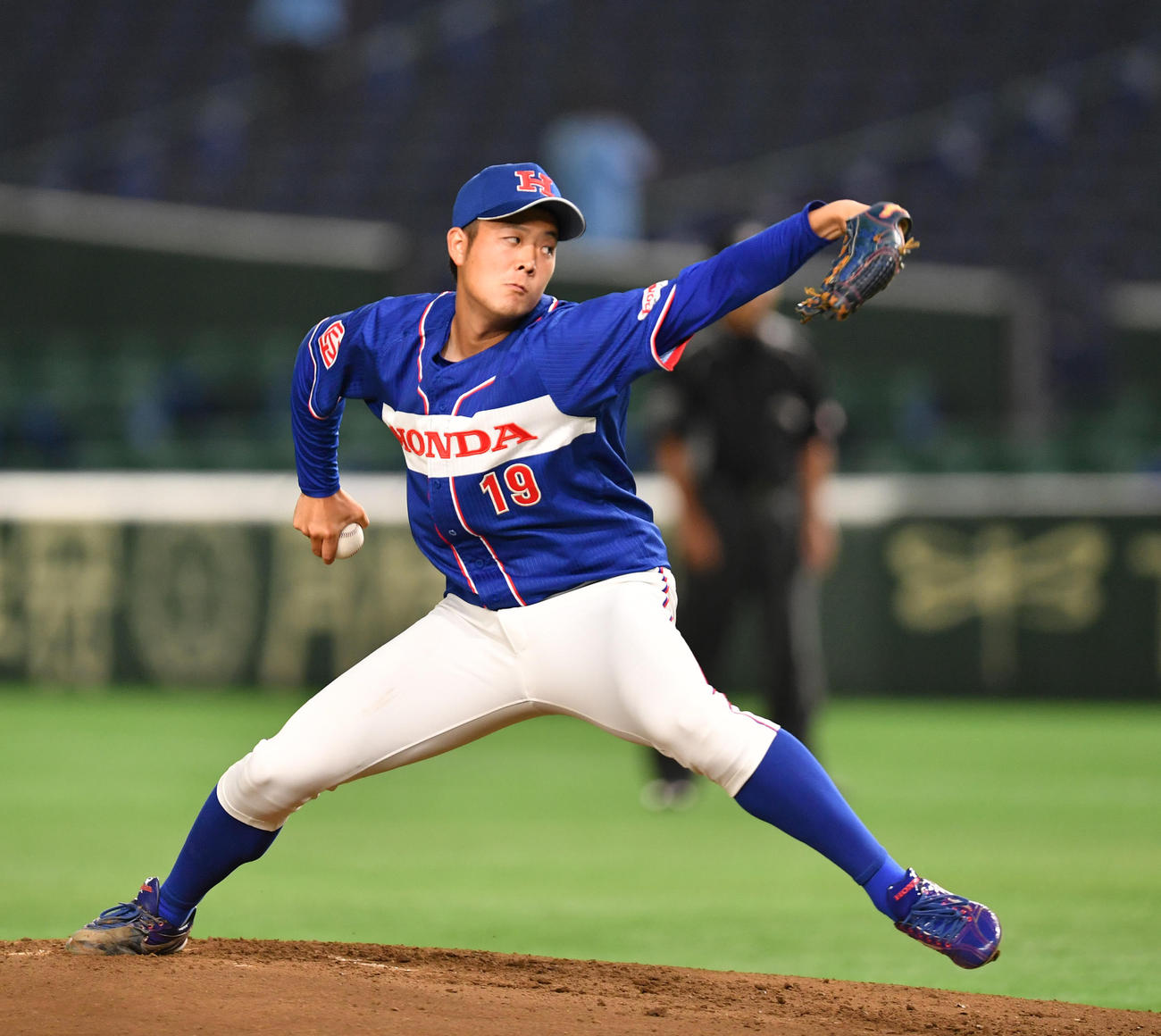 ホンダ対ＪＲ四国　先発したホンダの斎藤（撮影・柴田隆二）