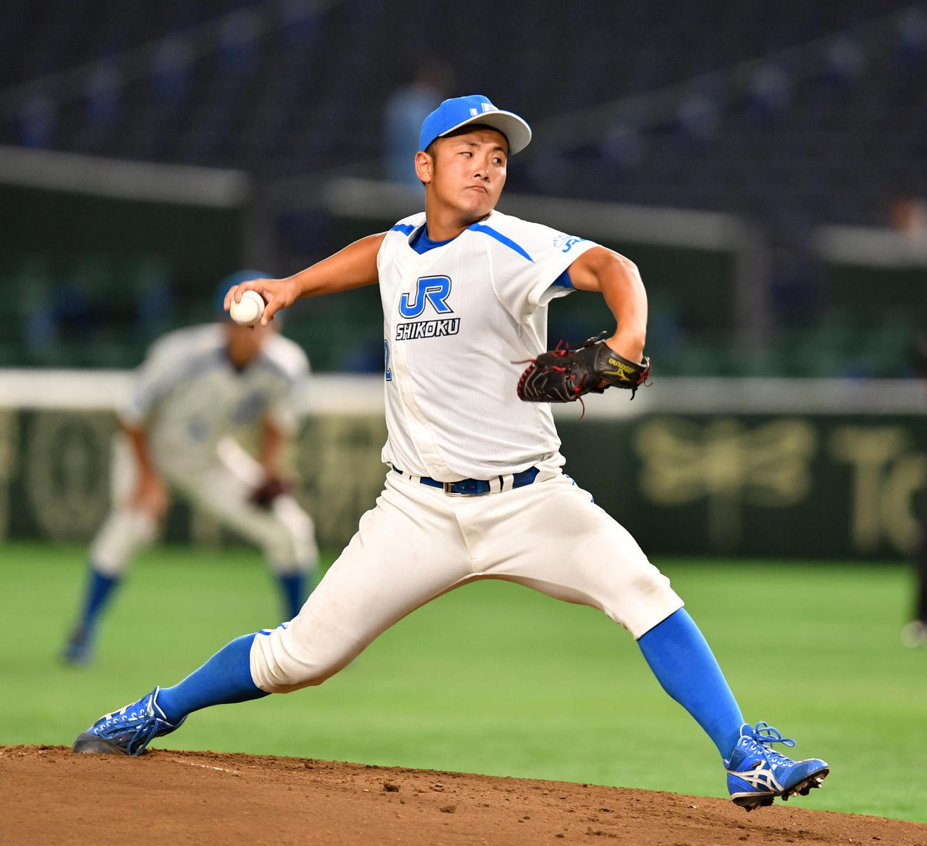 ホンダ対ＪＲ四国　先発したＪＲ四国の菊池（撮影・柴田隆二）