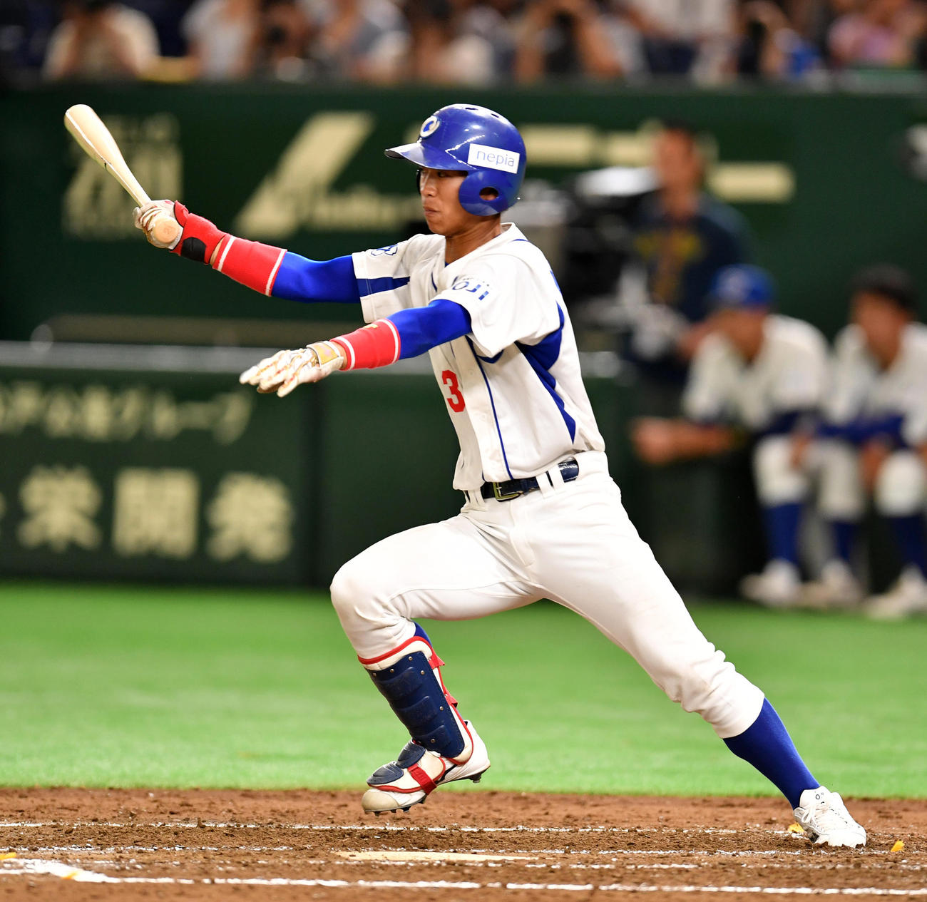 王子対ＳＵＢＡＲＵ　２回表王子２死三塁、大杉は中前に適時打を放つ（撮影・柴田隆二）