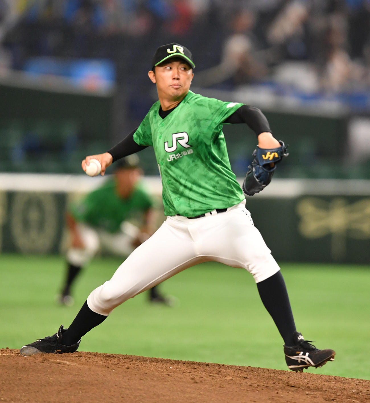 ＪＲ北海道クラブ対ＪＲ西日本　先発したＪＲ北海道クラブの佐藤（撮影・柴田隆二）
