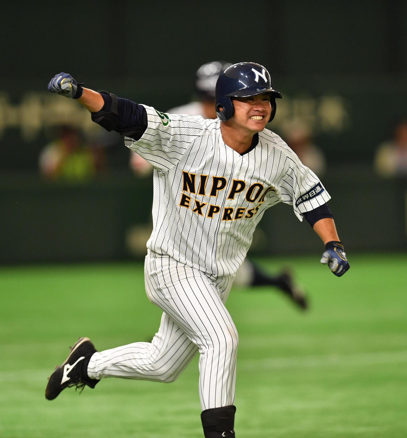 日本通運対ホンダ熊本　８回表日本通運１死二、三塁、大谷は中前に適時打を放つ（撮影・柴田隆二）