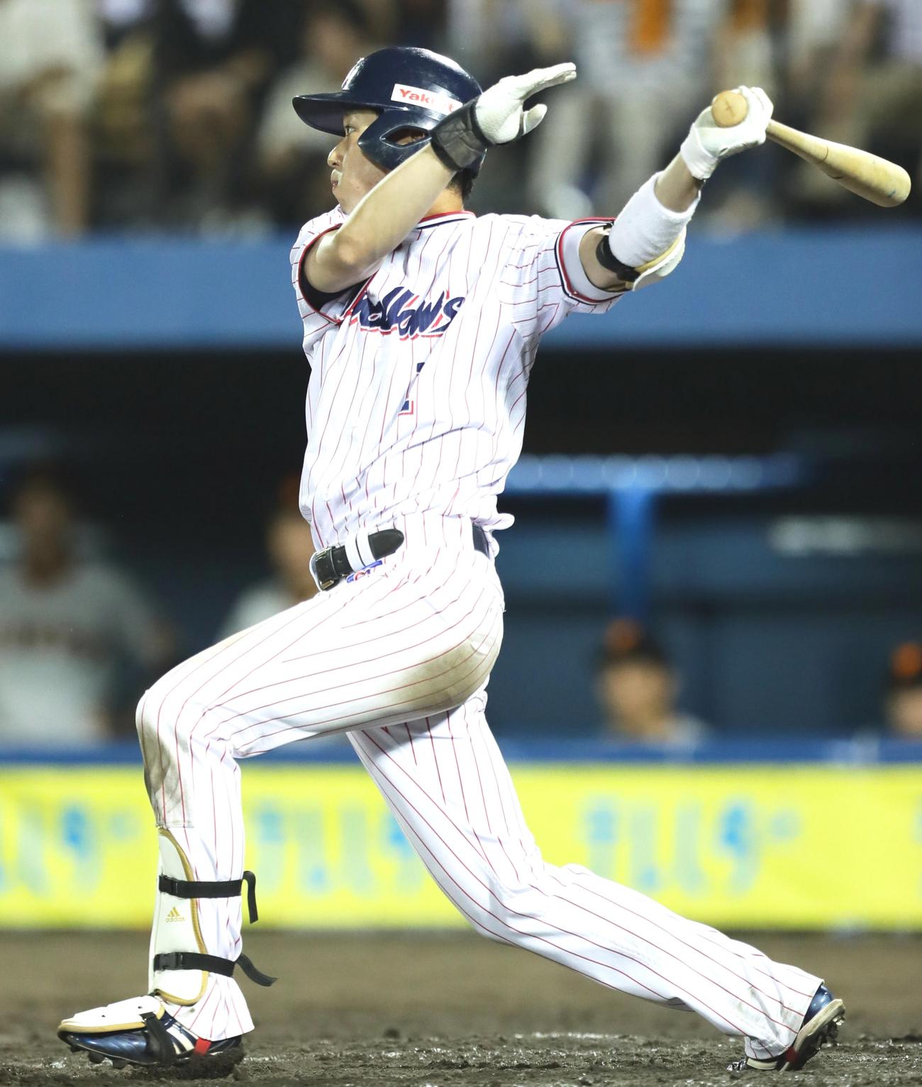 ９回裏ヤクルト１死一塁、サイクル安打となる右越え適時三塁打を放つ山田哲人（撮影・足立雅史）