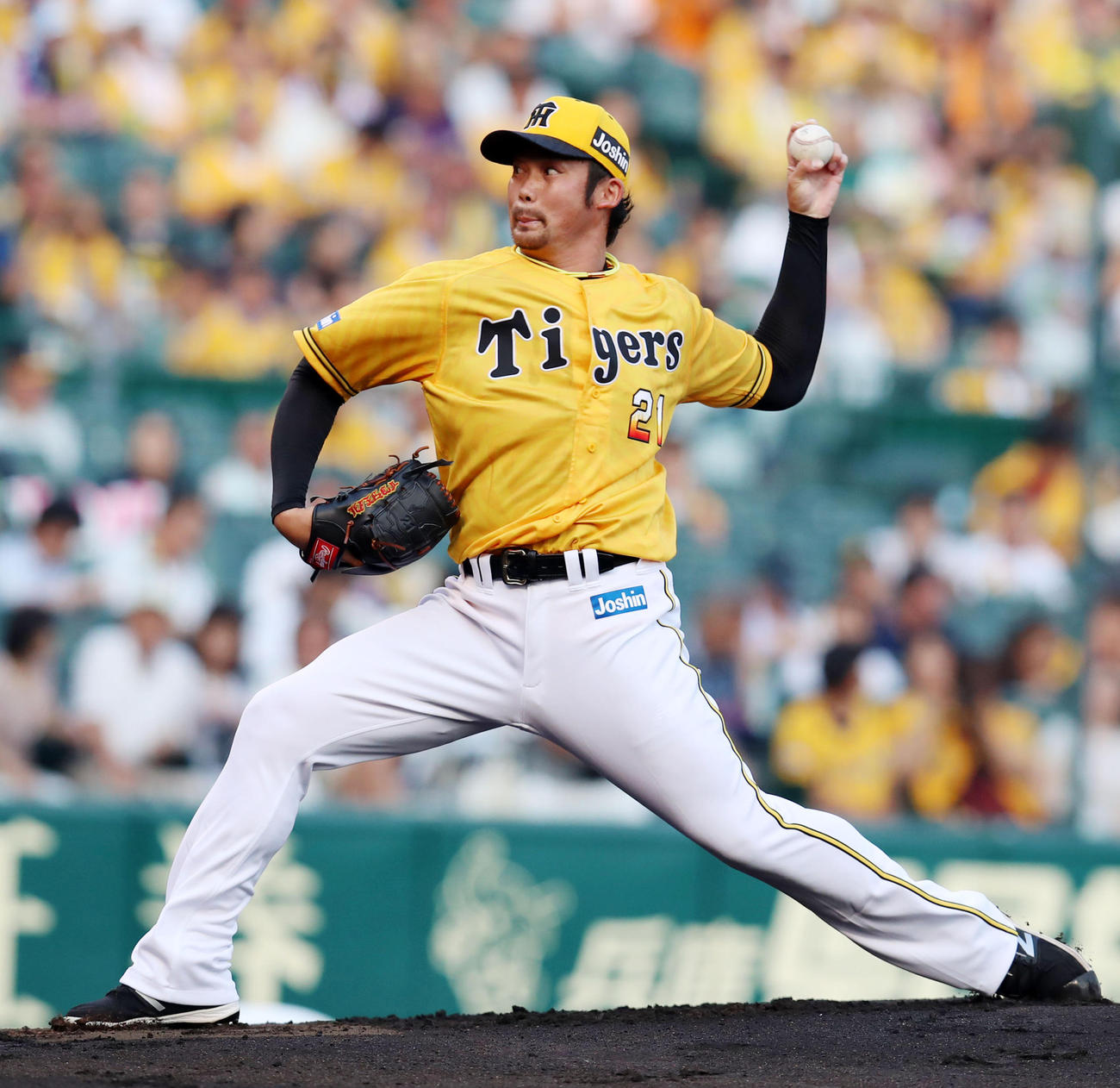 巨人戦に先発する岩田（撮影・加藤哉）