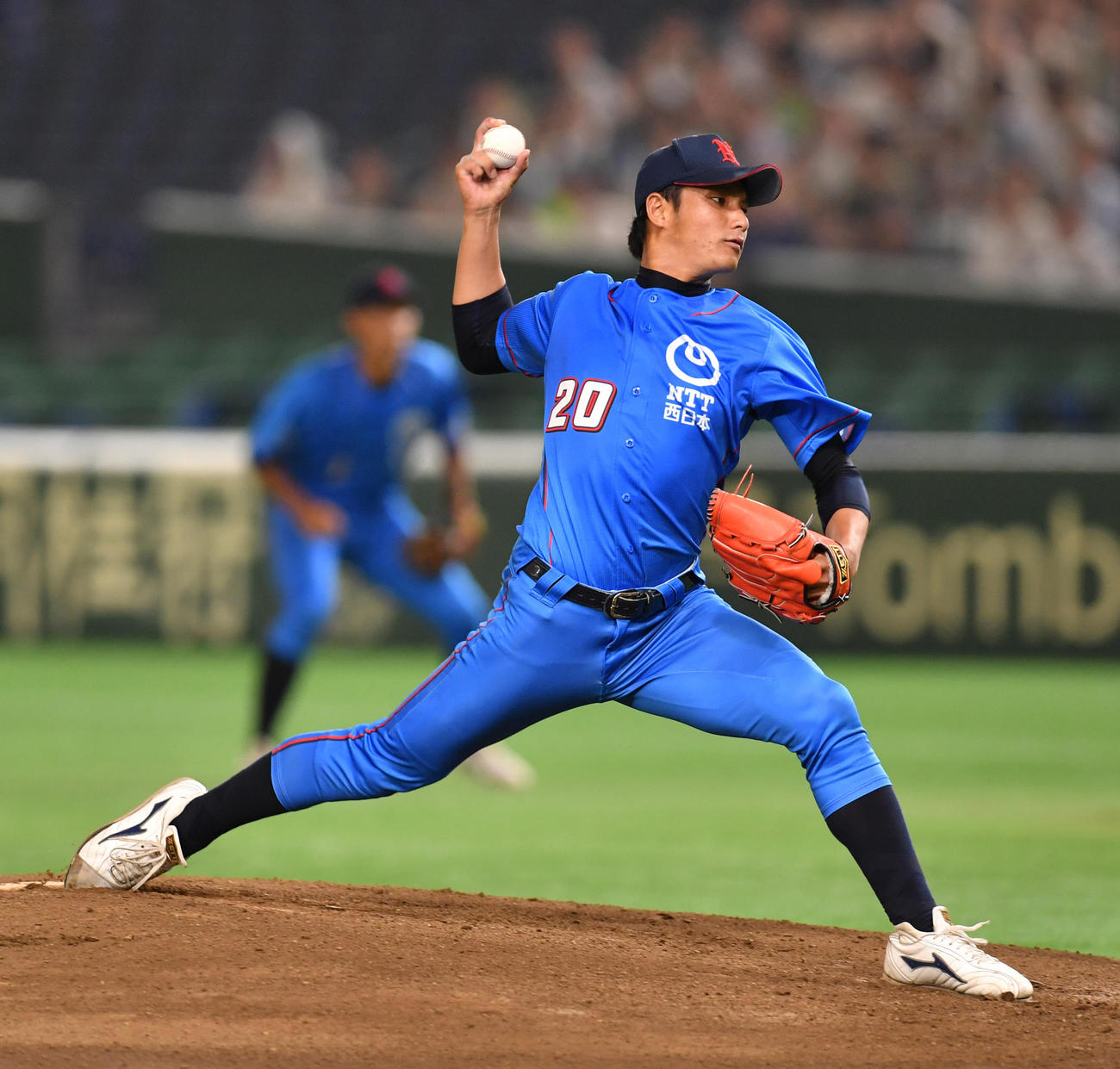 セガサミー対NTT西日本 先発したNTT西日本の浜崎(撮影・柴田隆二)