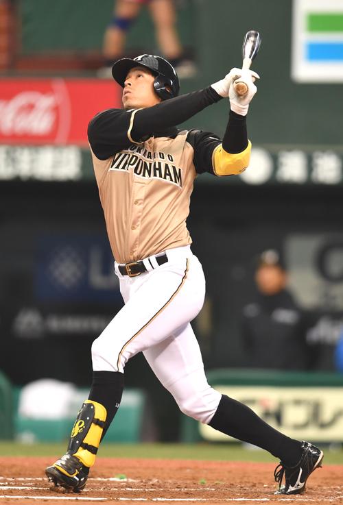 岡大海「自分らしさ出して頑張る」ロッテへトレード - プロ野球 : 日刊 