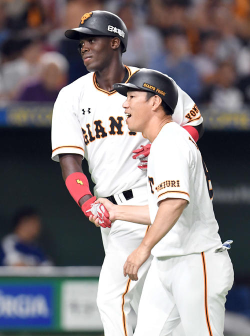 右越えにプロ１号ソロ本塁打を放ったマルティネス（撮影・ たえ 見朱実）