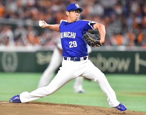 中日先発で力投する山井（撮影・滝沢徹郎）