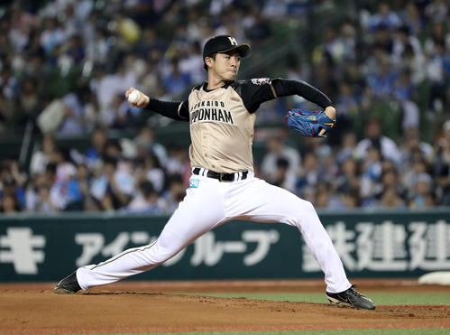先発し力投する日本ハム上沢（撮影・鈴木正人）