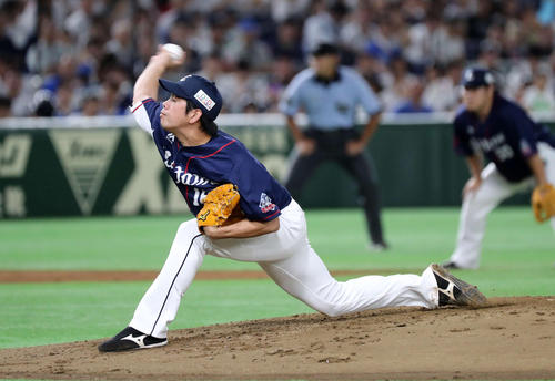 ロッテ対西武　先発し力投する西武多和田（撮影・鈴木正人）