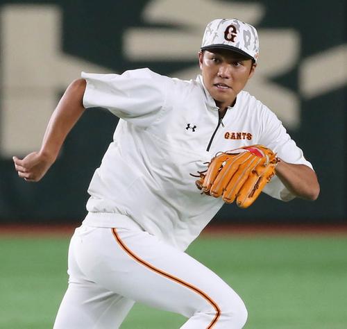 巨人対阪神　出場選手登録されてチームに合流した巨人の坂本勇人（撮影・丹羽敏通）