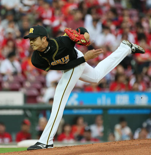 広島打線を相手に力投する才木浩人（撮影・栗木一考）