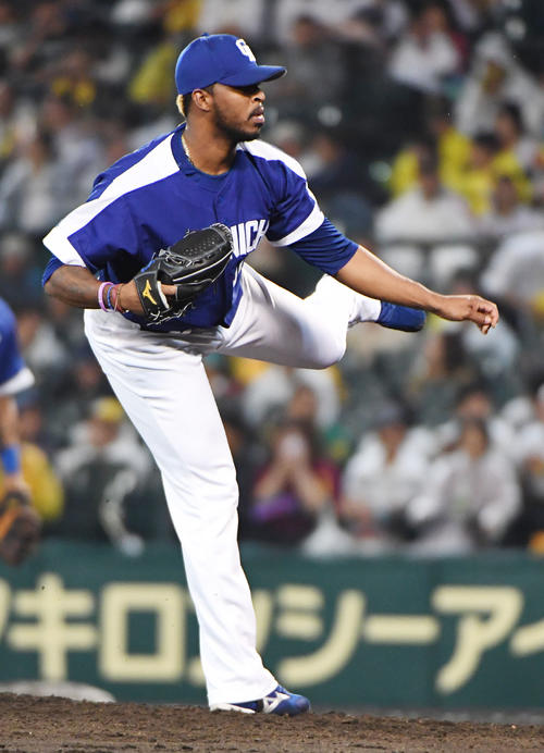 6回から登板したジョエリー・ロドリゲス（撮影・奥田泰也）
