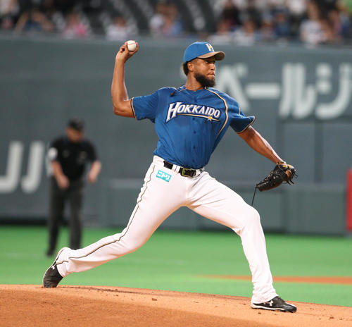 日本ハム先発のブライアン・ロドリゲス（撮影・佐藤翔太）