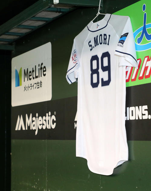 西武対オリックス 西武ベンチにかけられた故森慎二コーチのユニホーム(2018年6月28日)