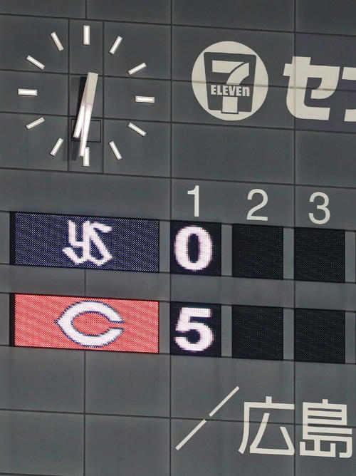 広島対ヤクルト 1回裏に広島は5点を挙げる(撮影・江口和貴)
