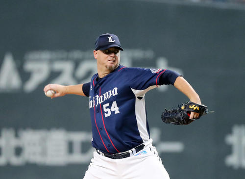 日本ハム対西武 先発し力投する西武ウルフ(撮影・鈴木正人)
