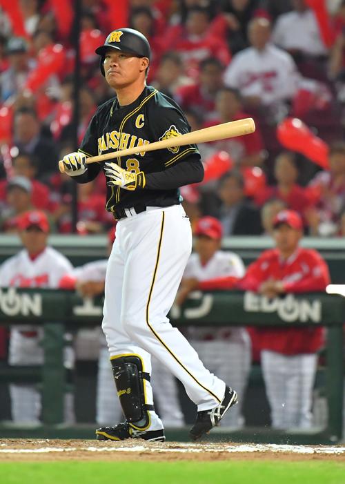 同点押し出し四球を選ぶ福留孝介（撮影・上田博志）