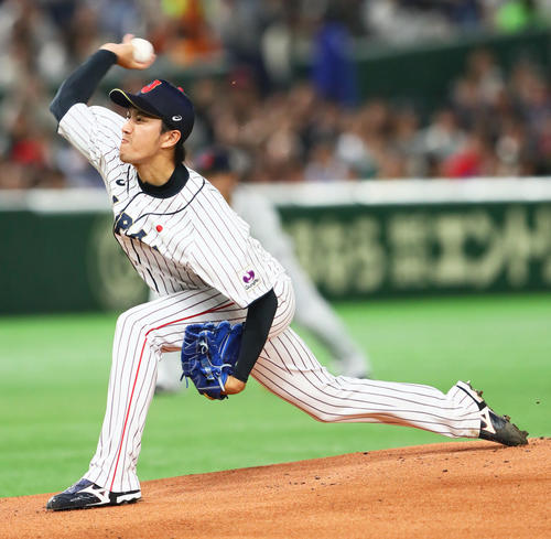 日本対MLB　日本先発の岸（撮影・足立雅史）