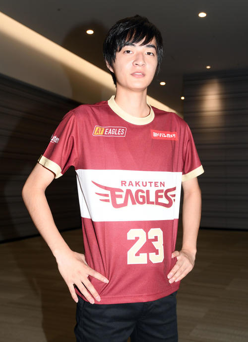 eBASEBALL楽天・okd（撮影・たえ見朱実）