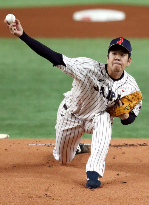 日本先発の多和田（撮影・狩俣裕三）