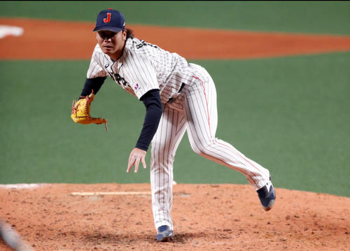 日本対MLB　4回表MLB1死、メリフィールドを空振り三振に仕留める浜口（撮影・狩俣裕三）