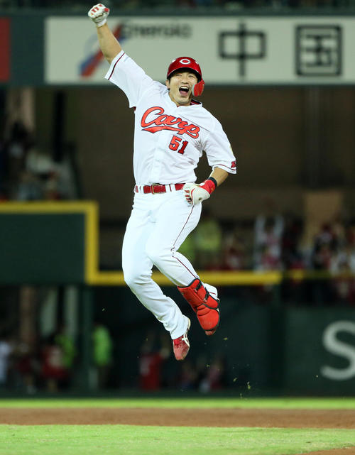 広島鈴木誠也(2018年10月3日撮影)