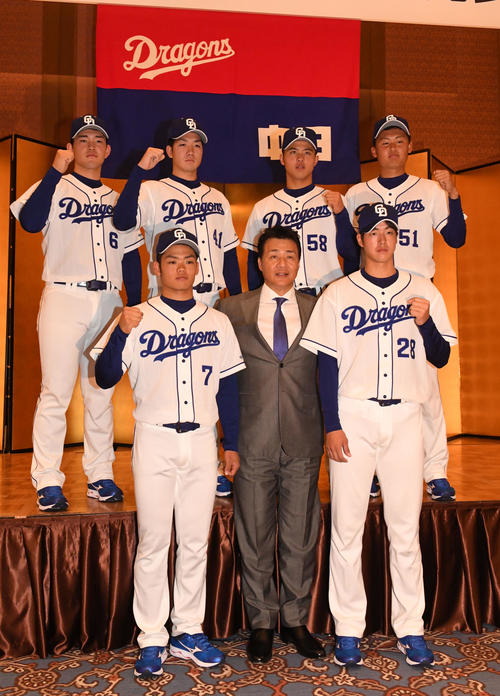 根尾7 梅津は28 中日新入団発表 背番号決まる - プロ野球 : 日刊スポーツ
