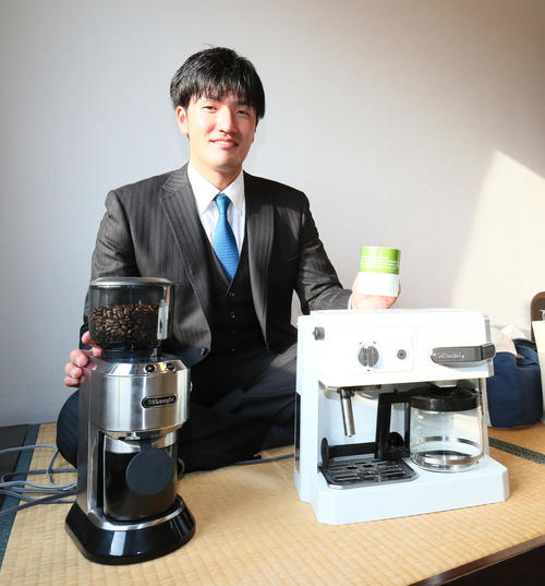 楽天ドラフト4位弓削はお気に入りのコーヒーメーカーを持ち込んだ(撮影・足立雅史)