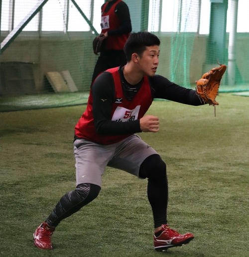 広島ドラフト1位小園（2019年1月10日撮影）