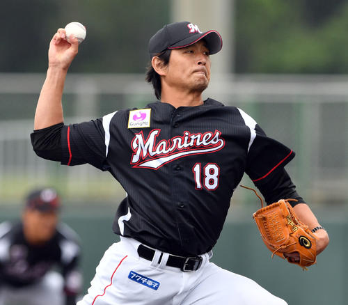 紅白戦　紅組先発で力投するロッテ涌井（撮影・滝沢徹郎）