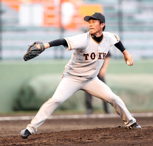巨人対KIA 7回、巨人4番手で登板し力投する吉川光(撮影・垰建太)