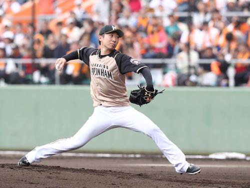 巨人対日本ハム　日本ハム先発の金子（撮影・黒川智章）