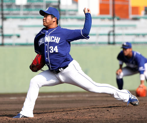 8回、力投する中日5番手福(撮影・垰建太)