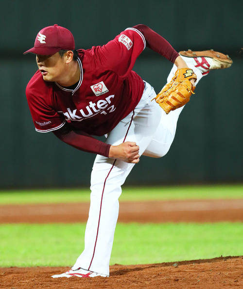 ラミゴ対楽天 7回から2イニングを投げ無失点の好投を見せた楽天近藤(撮影・足立雅史)