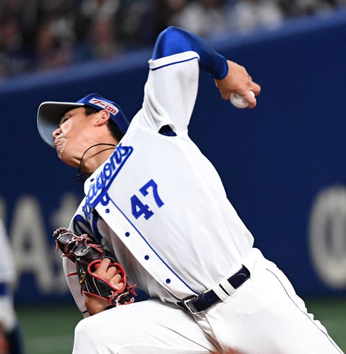 中日対ロッテ　中日2番手の笠原（撮影・前岡正明）