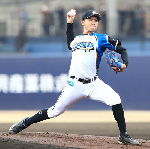 日本ハム対ロッテ　日本ハム先発の上沢（撮影・江口和貴）