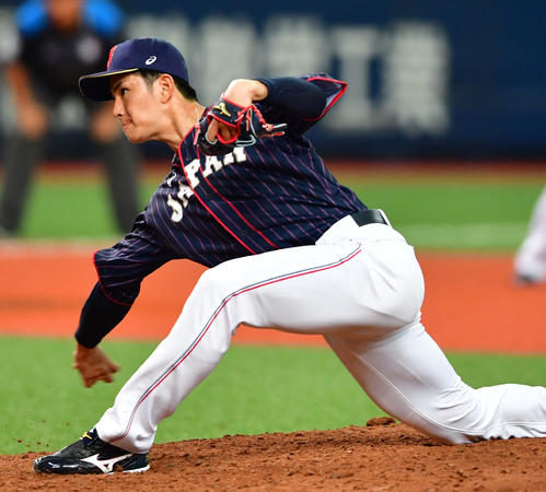 5回に登板する高橋礼(撮影・清水貴仁)