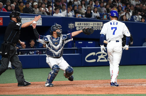 中日対西武 4回裏中日無死、根尾は見逃しの三振に倒れる(撮影・前岡正明)