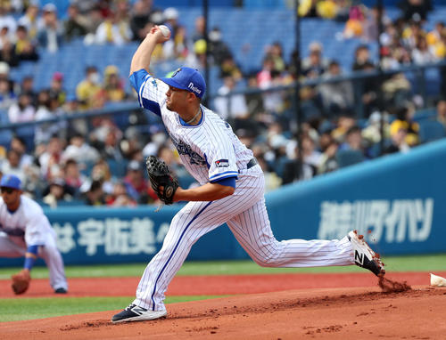 DeNA対阪神　先発し力投するDeNAバリオス（撮影・鈴木正人）