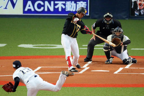 オリックス対阪神　1回表阪神無死、木浪聖也は中前打を放つ（撮影・宮崎幸一）