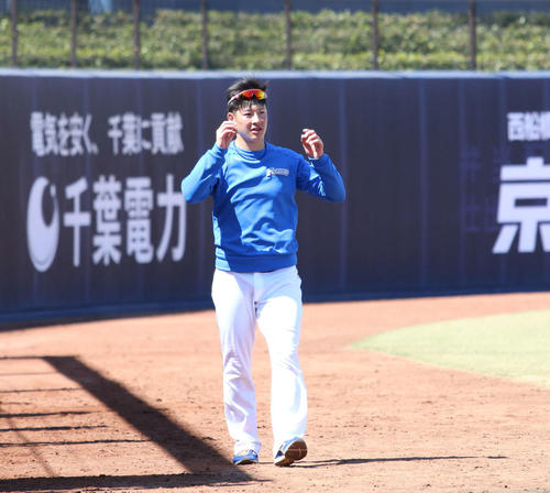 練習を終えた日本ハム吉田輝（撮影・田中彩友美）