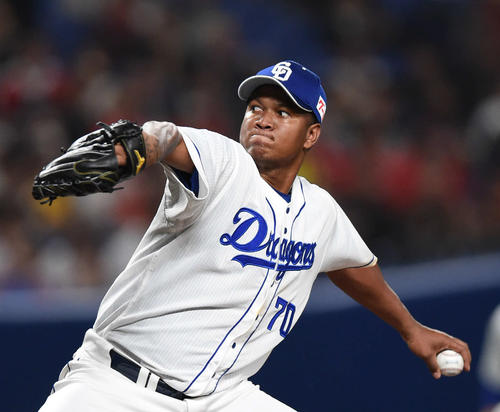6回を無失点に抑える中日先発のロメロ（撮影・森本幸一）