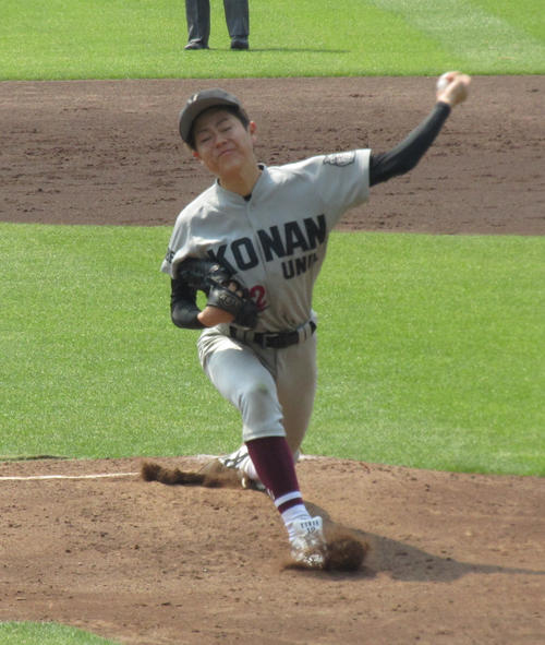 関国大戦で力投する甲南大・岩井（撮影・高垣誠）